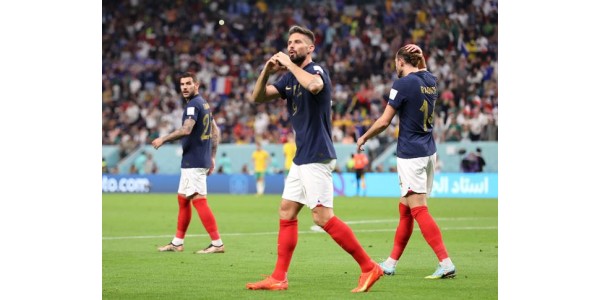 Giroud scoort eerste WK-doelpunt bij comeback van Frankrijk